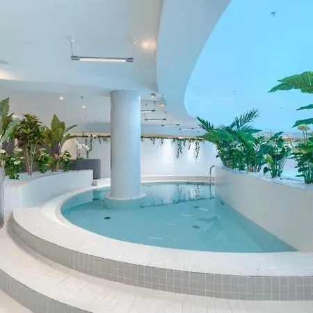 Hanza Tower Roxy Pool & Jacuzzi & Sauna Appartamento